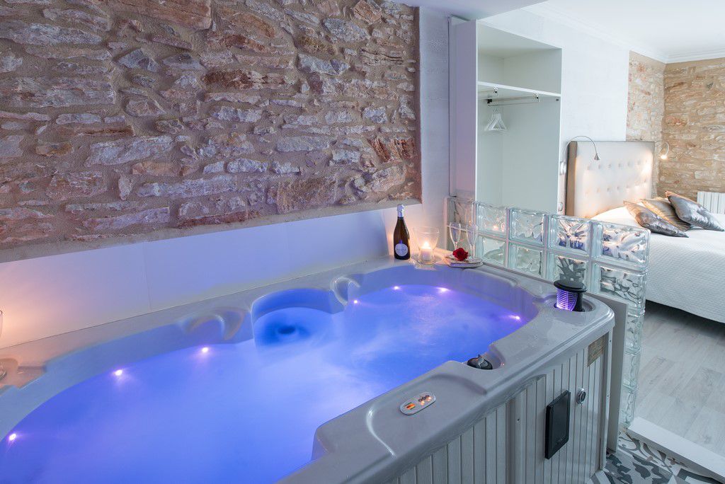 hotel con jacuzzi en la habitacion galicia